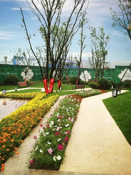 美容院门头怎么设计好?美容院门头设计案例_BJL平台集团(图1) BJL平台集团